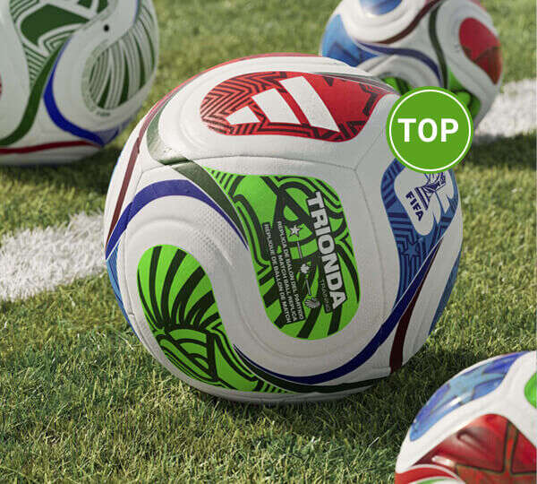 ball adidas liegt auf rasen 600x540